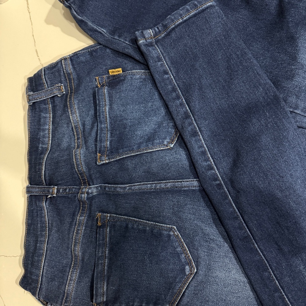 Vibrant Jeans - Picture 2 of 4